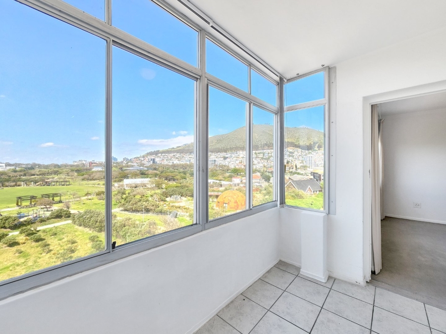 1 Bedroom Property for Sale in Mouille Point Western Cape